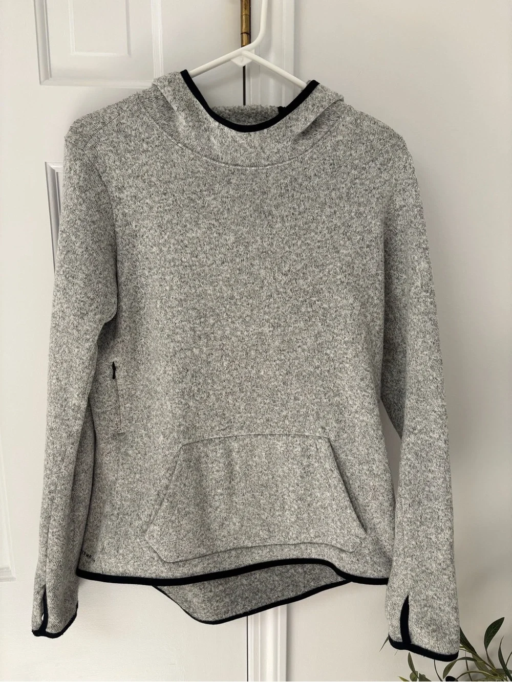 Nike Women’s Therma-FIT Heather Gray Pullover Hoodie Large
